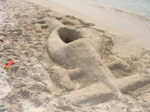 f1-car-sand-sculpture