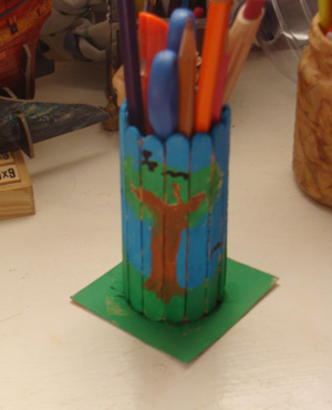 popsicle-sticks-pen-holder